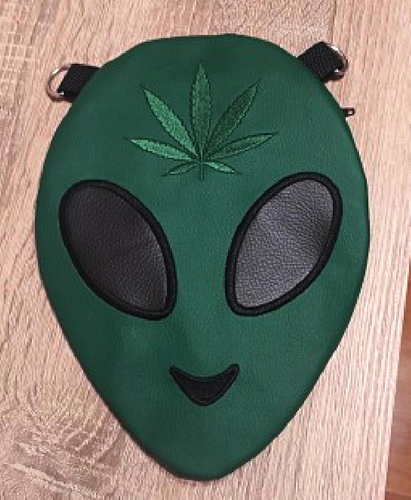 Alien Außerirdisch Umhängetasche Mit Oder Ohne Hanfblatt von patchanddressBerlin