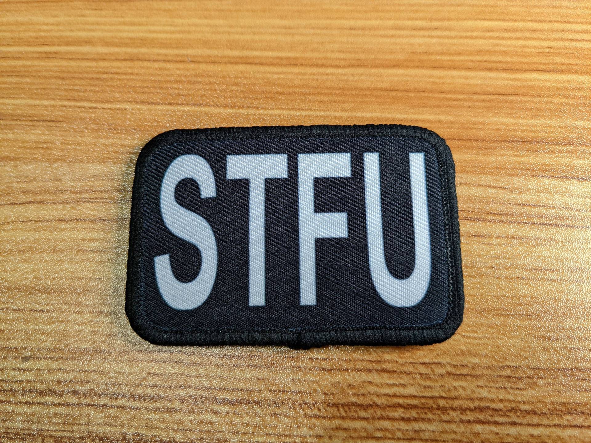 stfu Schwarz Weißer 2 "x3" Entfernbarer Kampfmoral Patch Mit Klettverschluss Auf Der Rückseite von patchesNplates