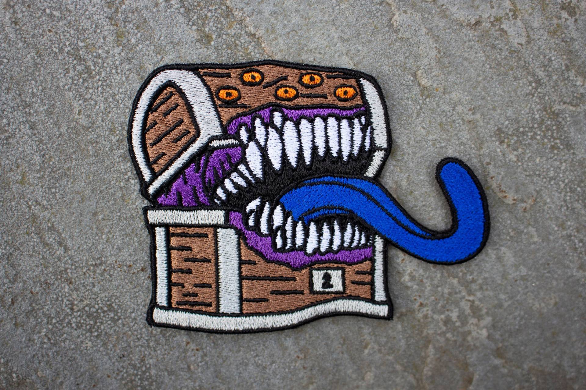 Mimic Brustpatch Mimic Brustpatch von patchesofeve