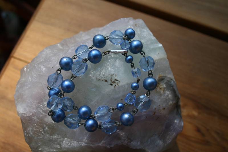 Vintage Halskette Aqua Blue Facettierten Kristall Und Blauen Glasperlen-Halskette Spring Fashion von patiencecreations