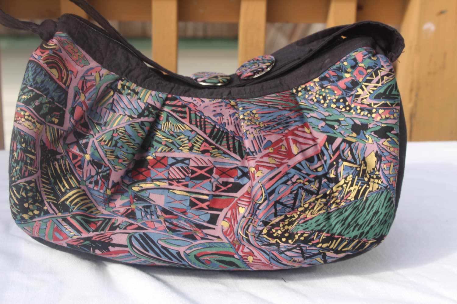 Hobo Bananenblatt Geldbörse. Ein Riemen, Schwarzer Reißverschluss Und Altrosa Futter Mit Sechs Taschen. Elegant Zum Tanzen Oder Abendessen von patscrafts