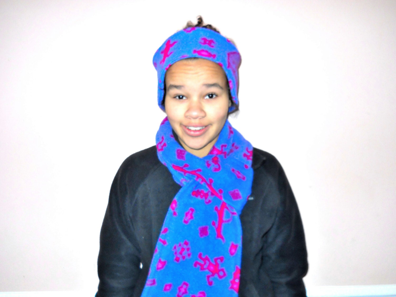 Toller Design Polar Fleece Ohrenschützer Und Schal Zum Selbst Binden. Blaulila Doppelfleece Oben Unten Abgesteppt. Genießen Sie Dies Bei Kaltem von patscrafts