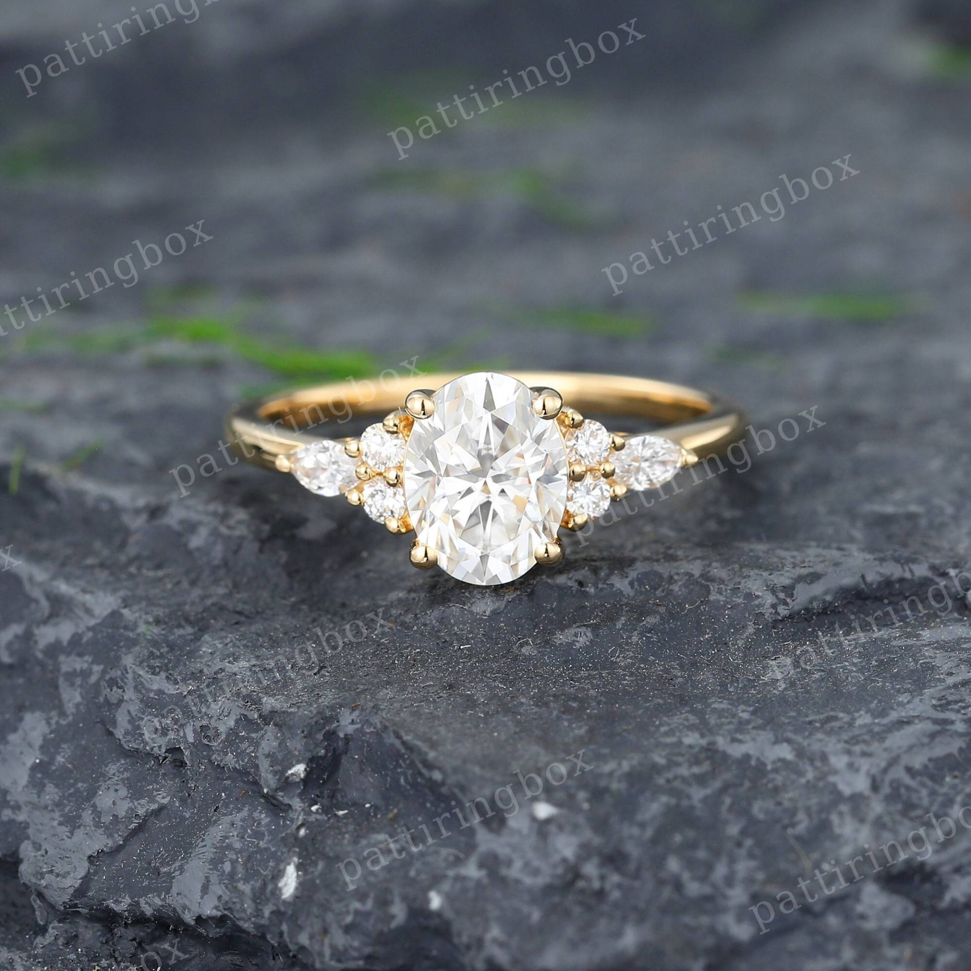 14K Massiver Gold Ovaler Moissanit Verlobungsring Vintage Marquise Diamant Cluster Ring Einzigartiger Hochzeitstag Versprechensring von pattiringbox