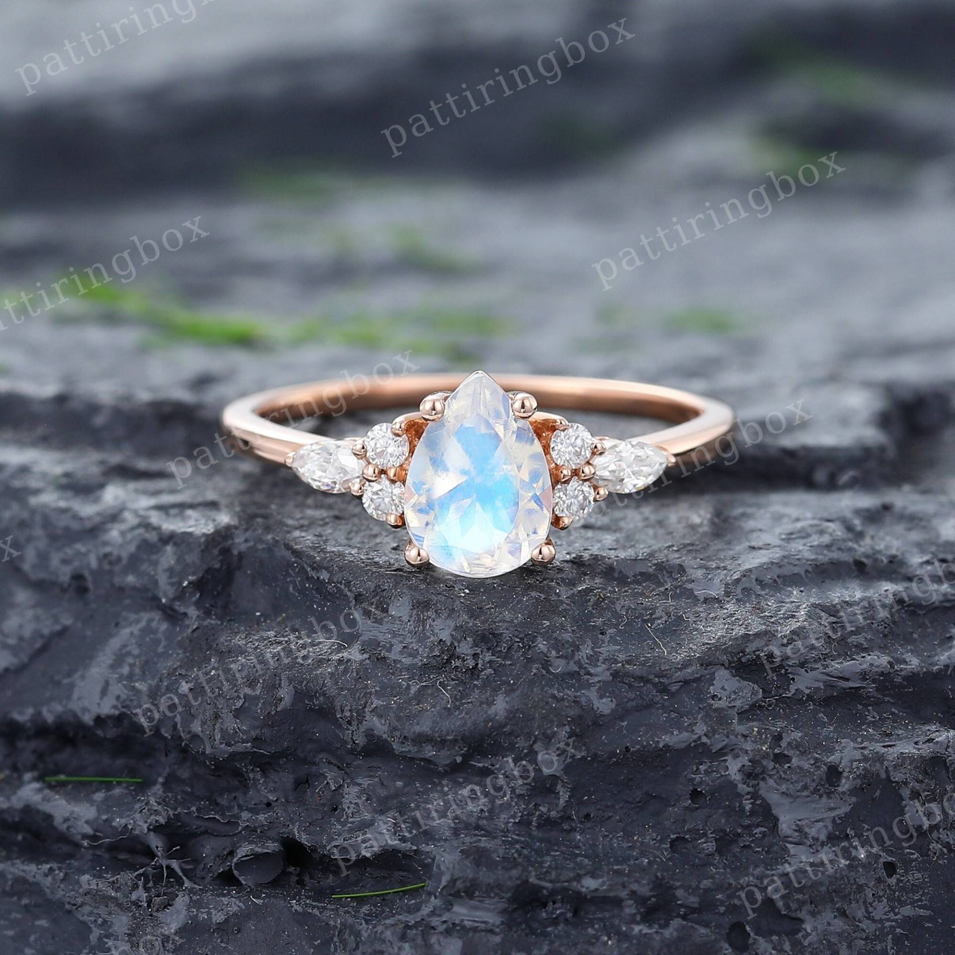 Birne Mondstein Verlobungsring Vintage Rose Gold Marquise Diamant Cluster Ring Einzigartige Frauen Braut Jubiläum Versprechen Ring von pattiringbox