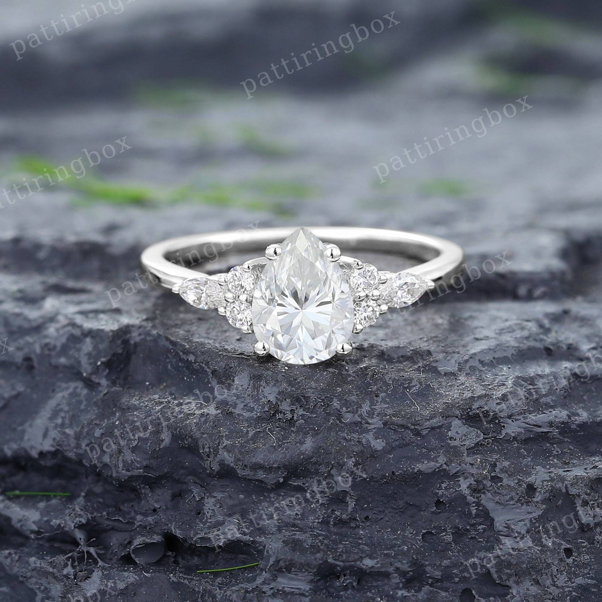 Birnenförmige Moissanite Verlobungsring Vintage Weißgold Marquise Diamant Cluster Ring Brautjubiläum Versprechen Ring von pattiringbox