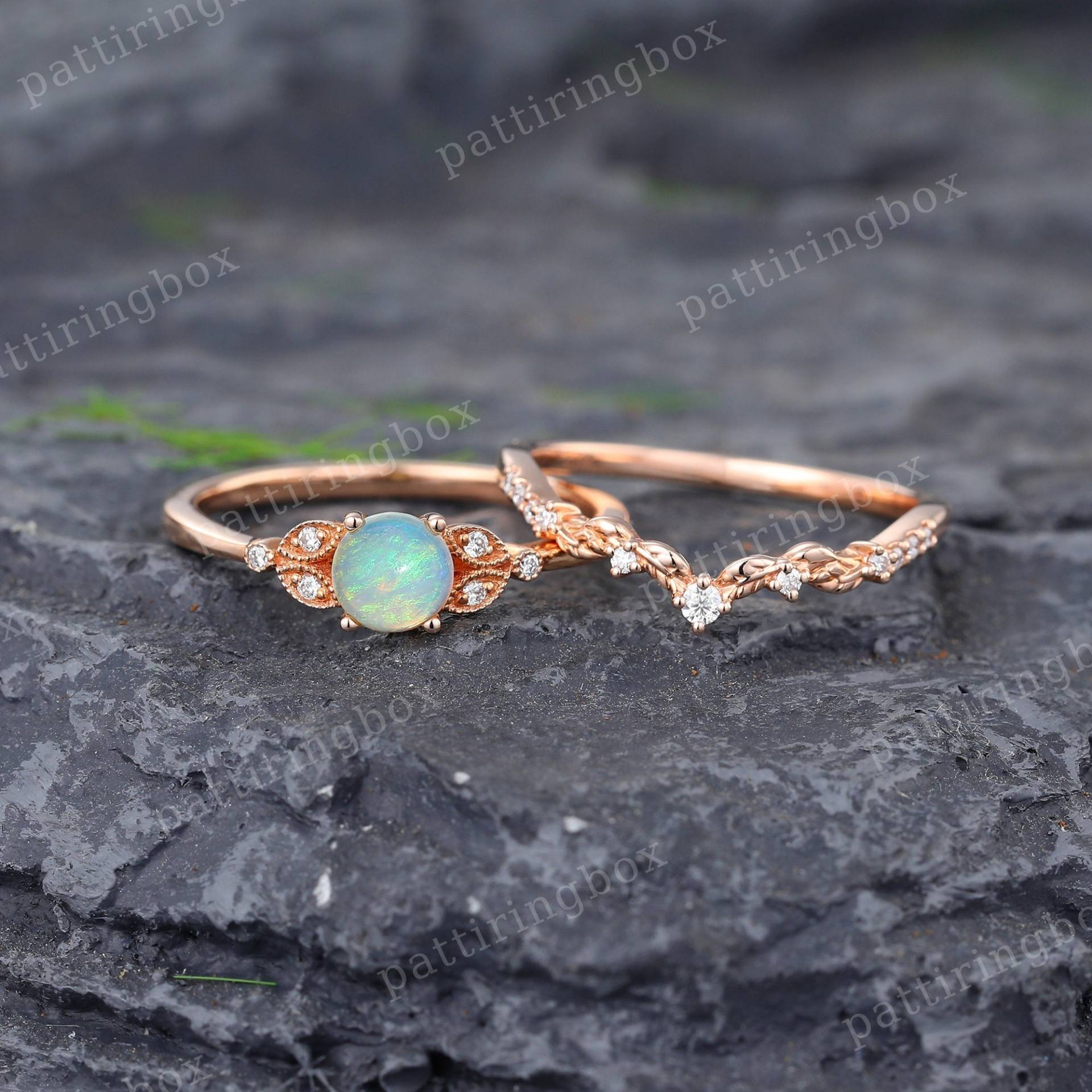 Einzigartige Opal Verlobungsring Set Vintage Rose Gold Braut Milgrain Geschwungen Diamant Hochzeit Ring Art Deco Jahrestag Geschenk Für Sie von pattiringbox