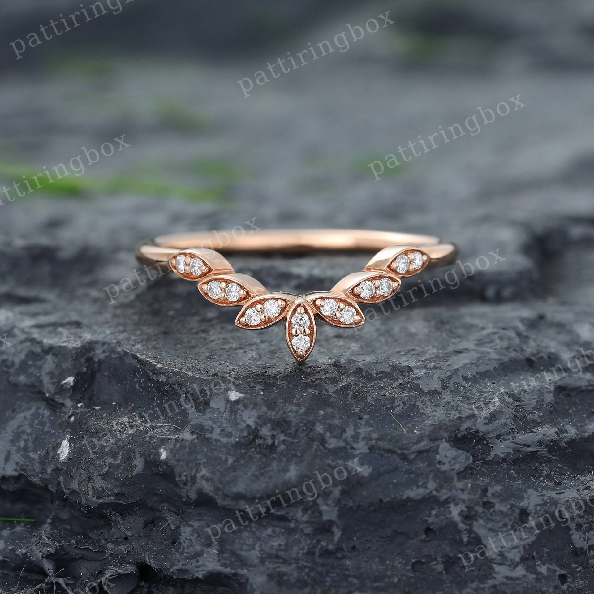 Geschwungener Ehering Unikat Rose Gold Diamant Art Deco Zierliche Matching Stacking Band Vintage Versprechen Jubiläum Ring Für Frauen von pattiringbox