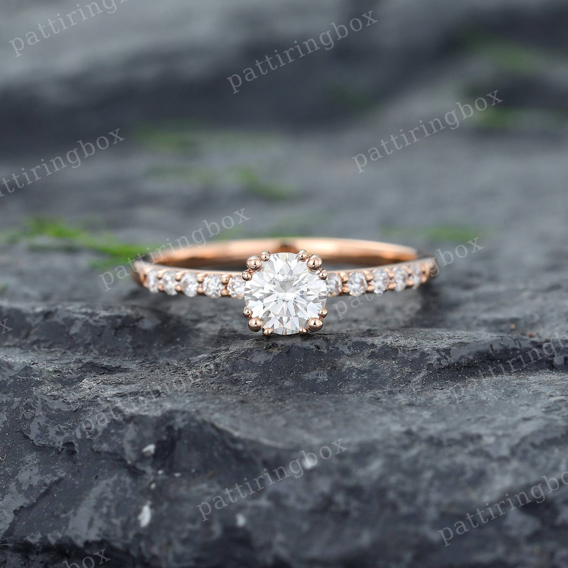 Moissanite Verlobungsring Vintage Rose Gold Micro Pave Diamond Half Eternity Ring Einzigartiger Hochzeitstag Versprechen von pattiringbox