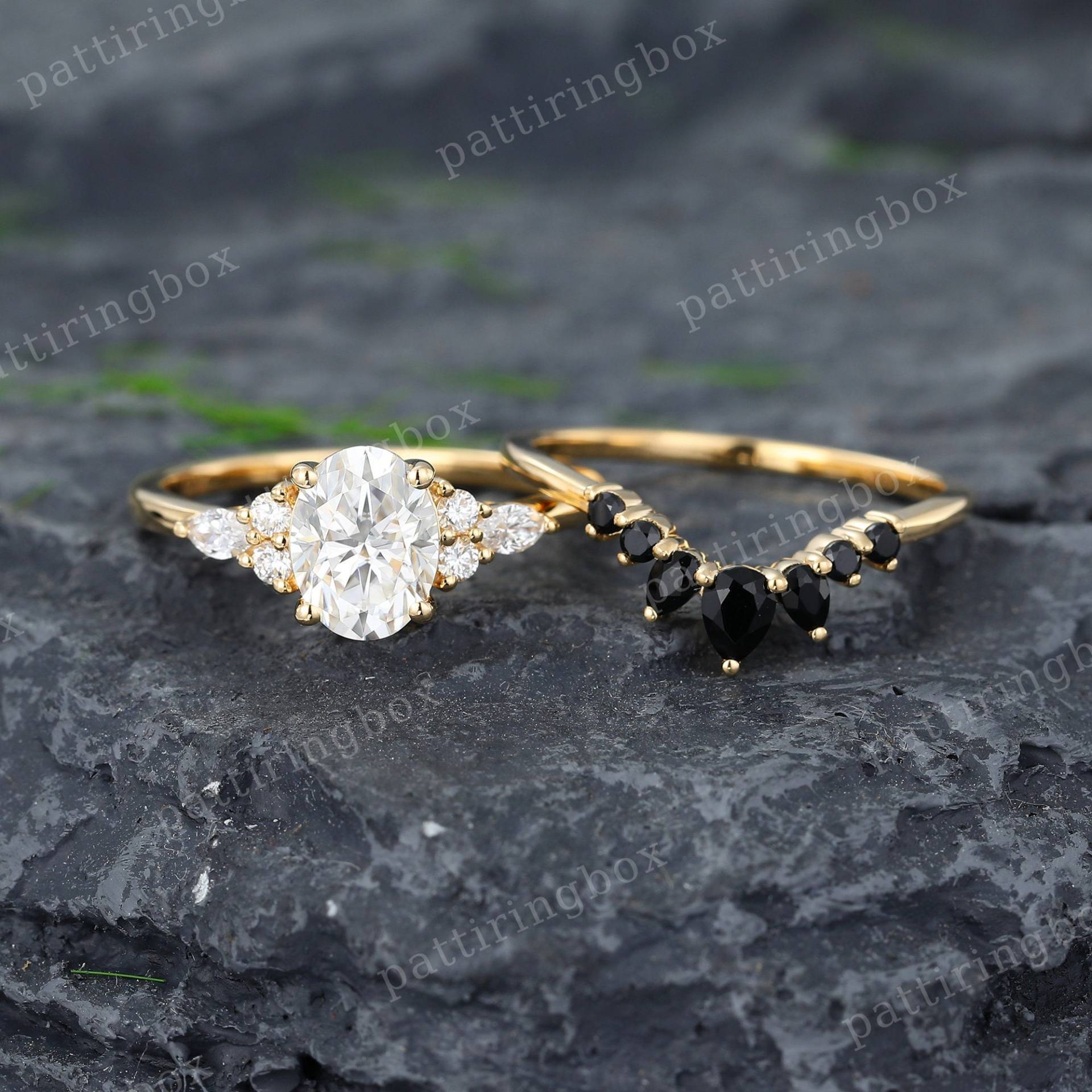Oval Moissanite Verlobungsring Set Vintage Einzigartige 14K Solid Gold Birne Schwarz Onyx Cluster Ring Art Deco Hochzeit Jahrestag Versprechen von pattiringbox