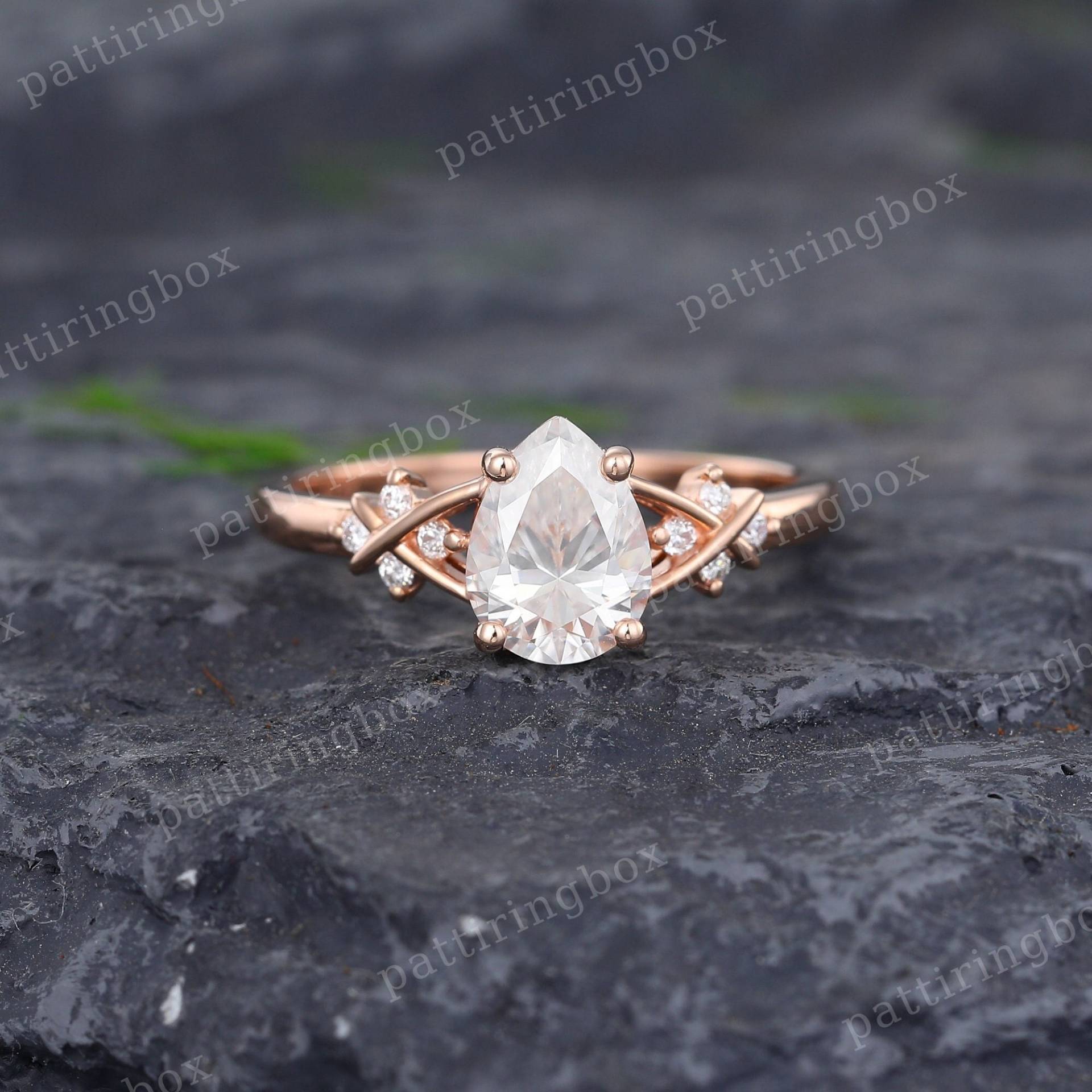 Tropfenförmige Moissanite Verlobungsring Teardrop Rose Gold Ring Einzigartiger Vintage Diamant Cluster Braut Hochzeit Versprechen von pattiringbox