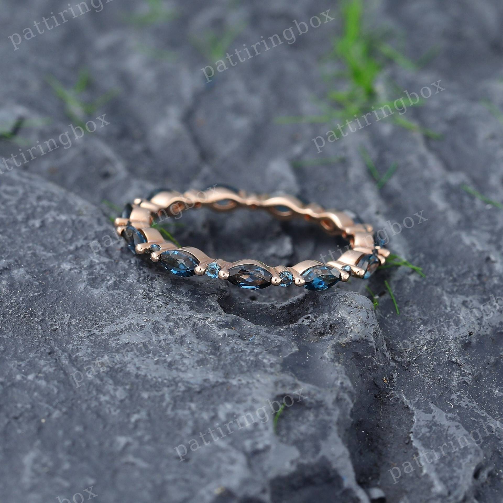 Volle Ewigkeit Blautopas Ehering Einzigartiger Marquise Rose Gold Art Deco Passender Stacking Band Versprechen November Birthstone von pattiringbox