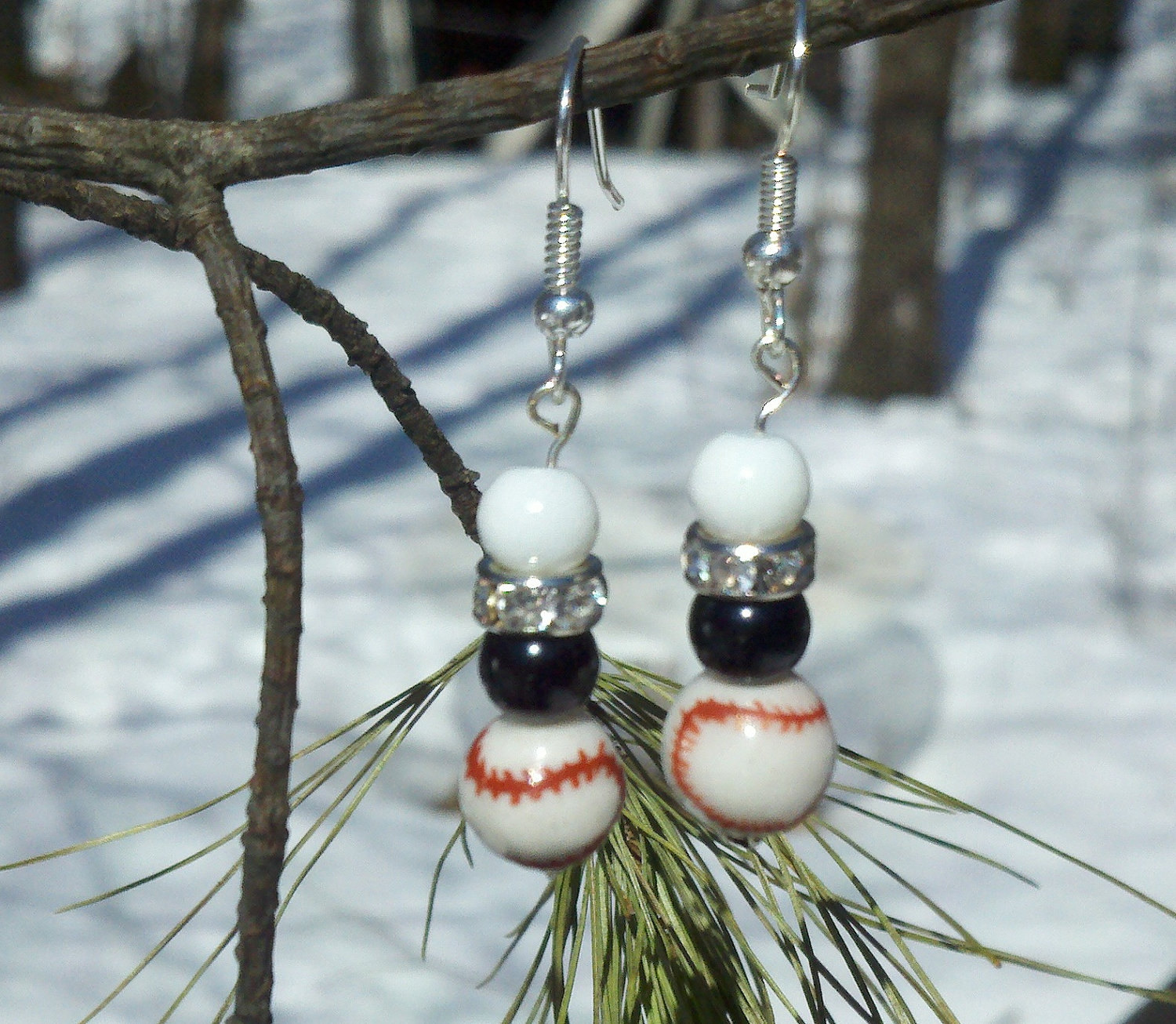 Schwarz Und Weiß-Baseball-Ohrringe von pattistone