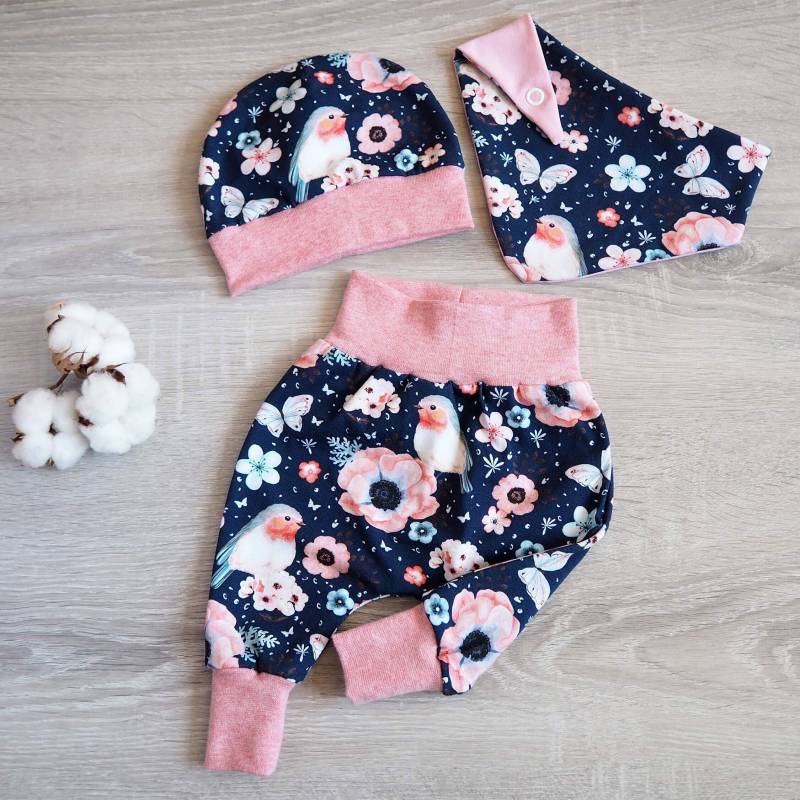 Baby Set Rotkehlchen Vögel Blumen Pumphose Mütze Halstuch Geburt Jersey Babyshower Kinder Mädchen Rosa Hose Beanie Lätzchen von paulchens