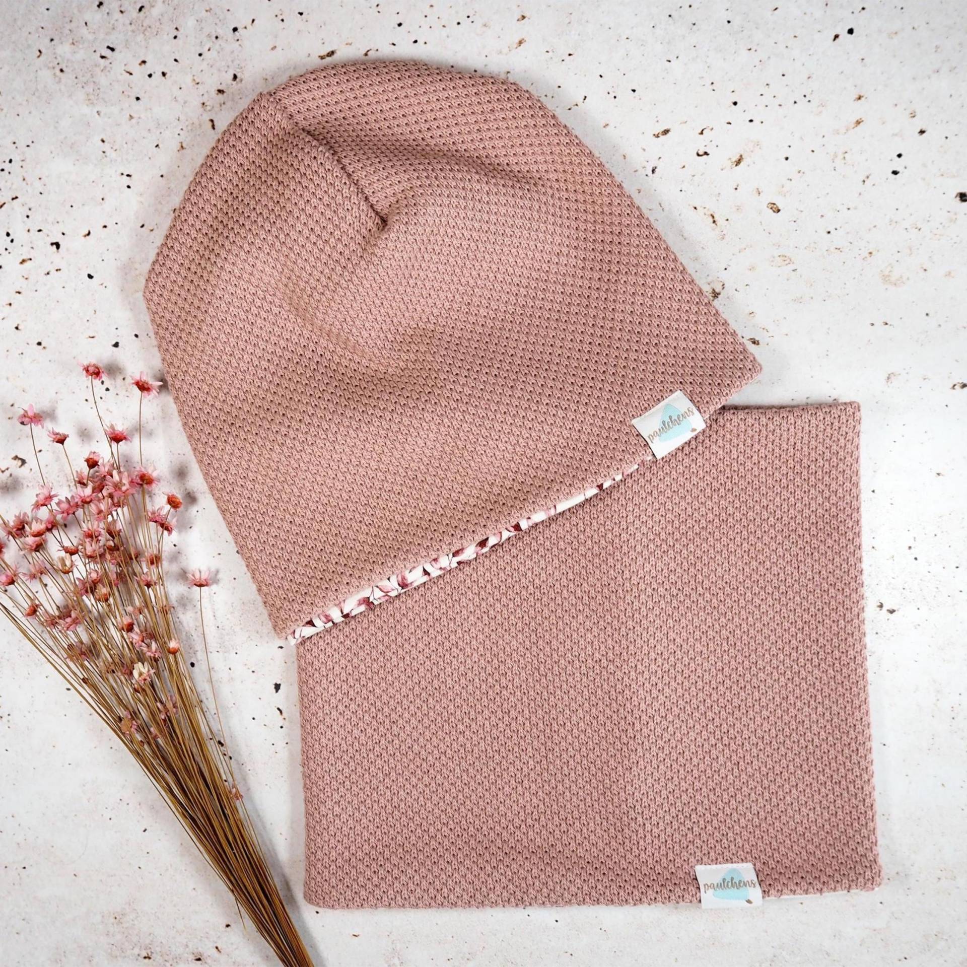 Beanie & Loop Set Für Kinder Und Babys Strickstoff Altrosa Blätter Bordeaux Wintermütze Herbst Mädchen Schal Schlupfschal von paulchens