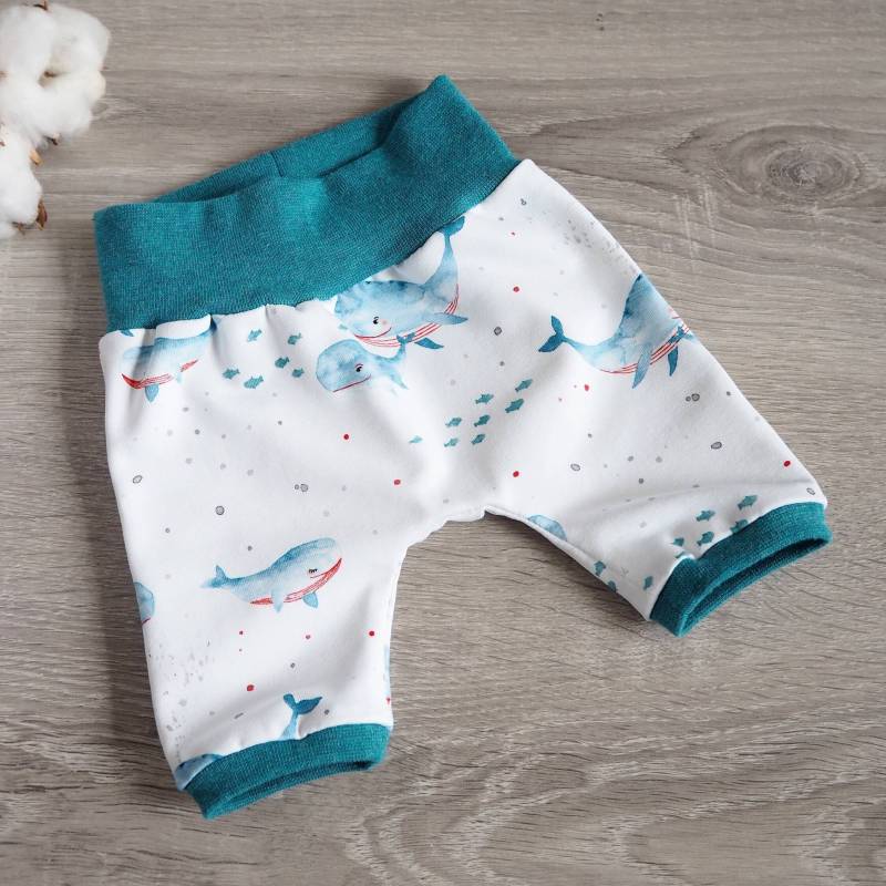 Kurze Hose Baby Wale Watercolor Petrol Junge Jersey Maritim Meer Unterwasser Pumphose Kinder Kleinkind Sommer Wal Babywal von paulchens