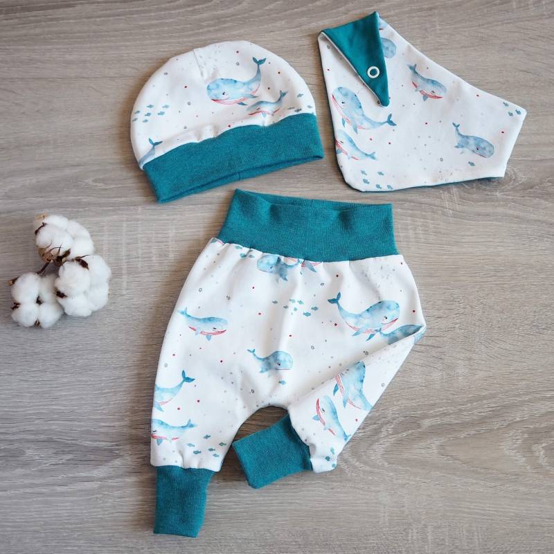 Set Baby Wale Watercolor Petrol Pumphose Mütze Halstuch Geburt Jersey Babyshower Taufe Outfit Junge Hose Beanie Lätzchen Walbaby Aquarell von paulchens