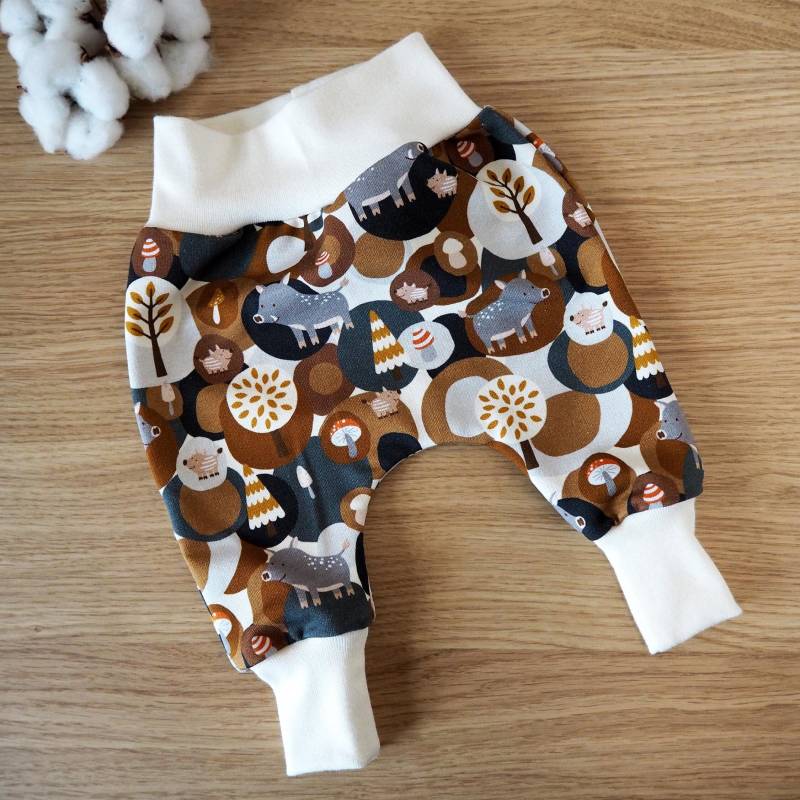 Sweathose Baby Wildschweine Ocker Waldtiere Pumphose Sweat Hose Kinder Kleinkind Mädchen Junge Winter Braun Beige von paulchens