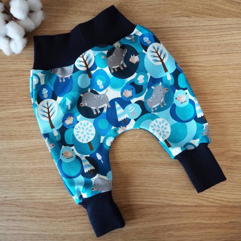 Sweathose Größe 56 Baby Wildschweine Blau Pumphose Kleinkind Waldtiere Winter Junge Mädchen von paulchens