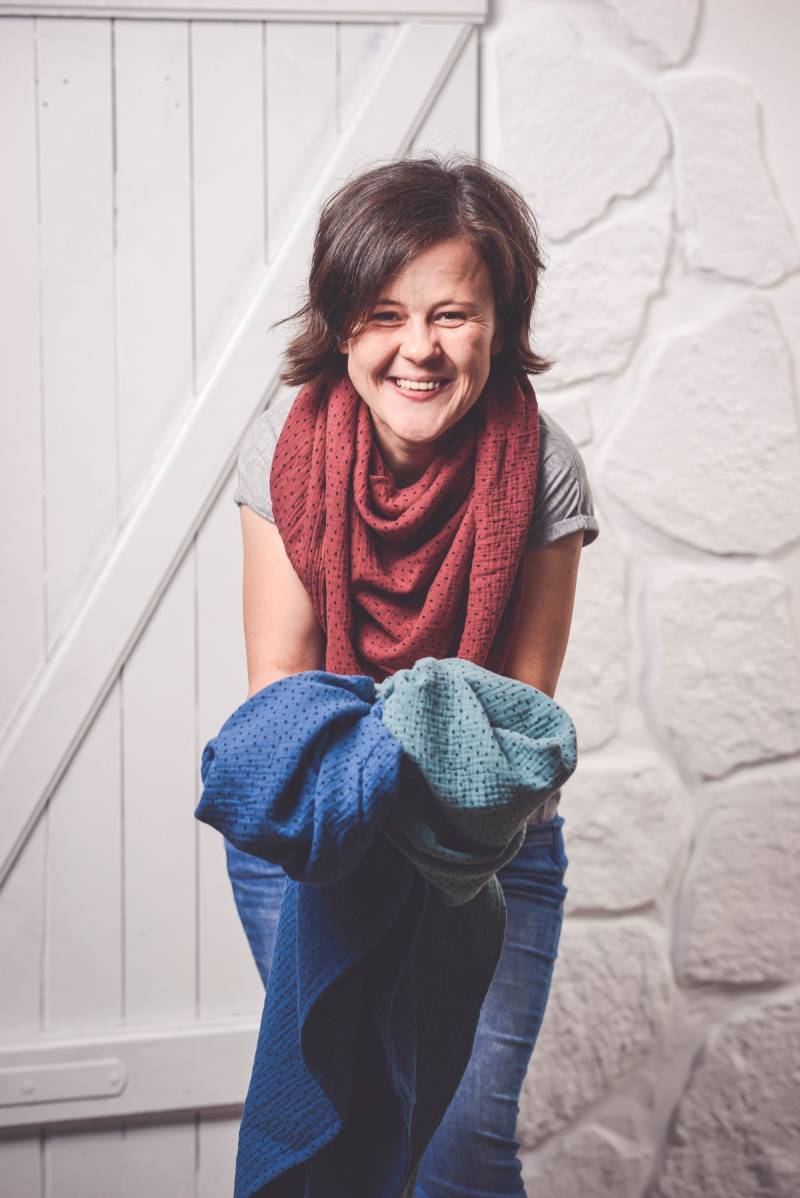 Großes Xl - Musselintuch Einfarbig Mit Schwarzen Punkten Dreieckig Tuch Aus Musselin von paulinaskleineweltDE