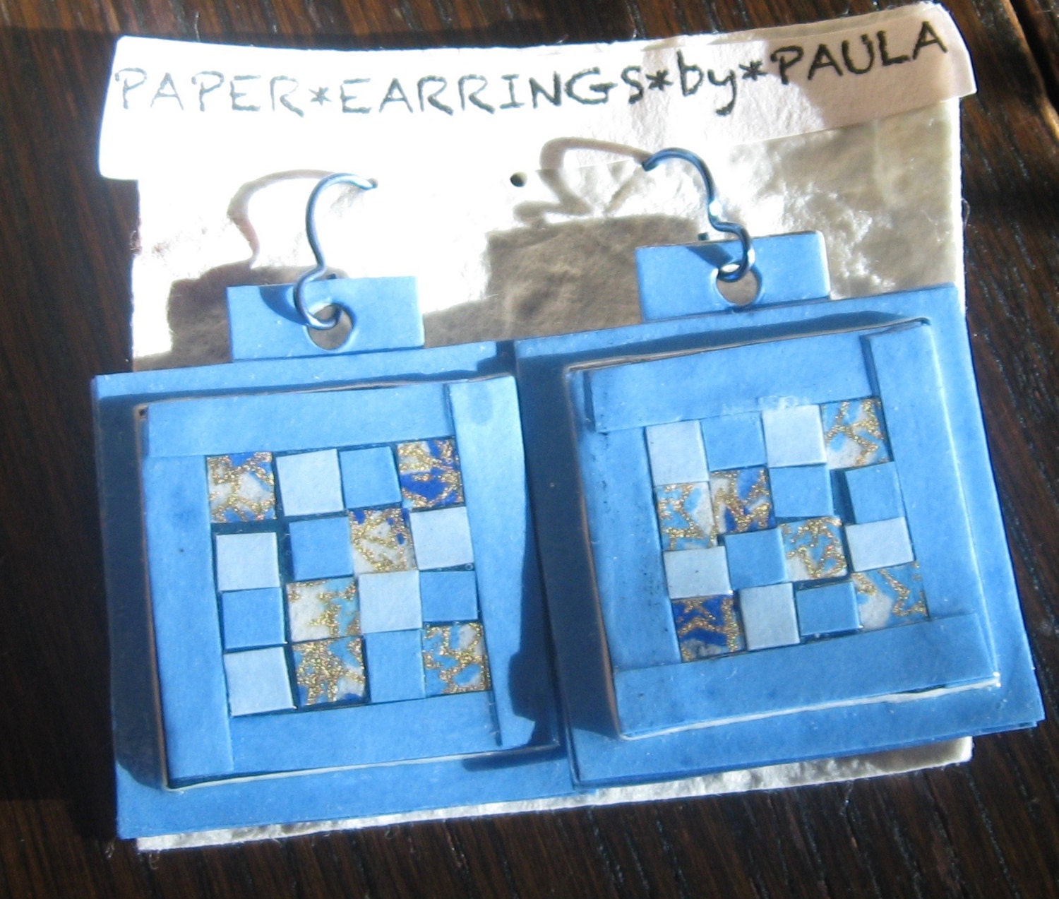 Hellblau Papier Patchwork Ohrringe Hellblau Papier Patchwork Ohrringe von peacefulworlddesigns