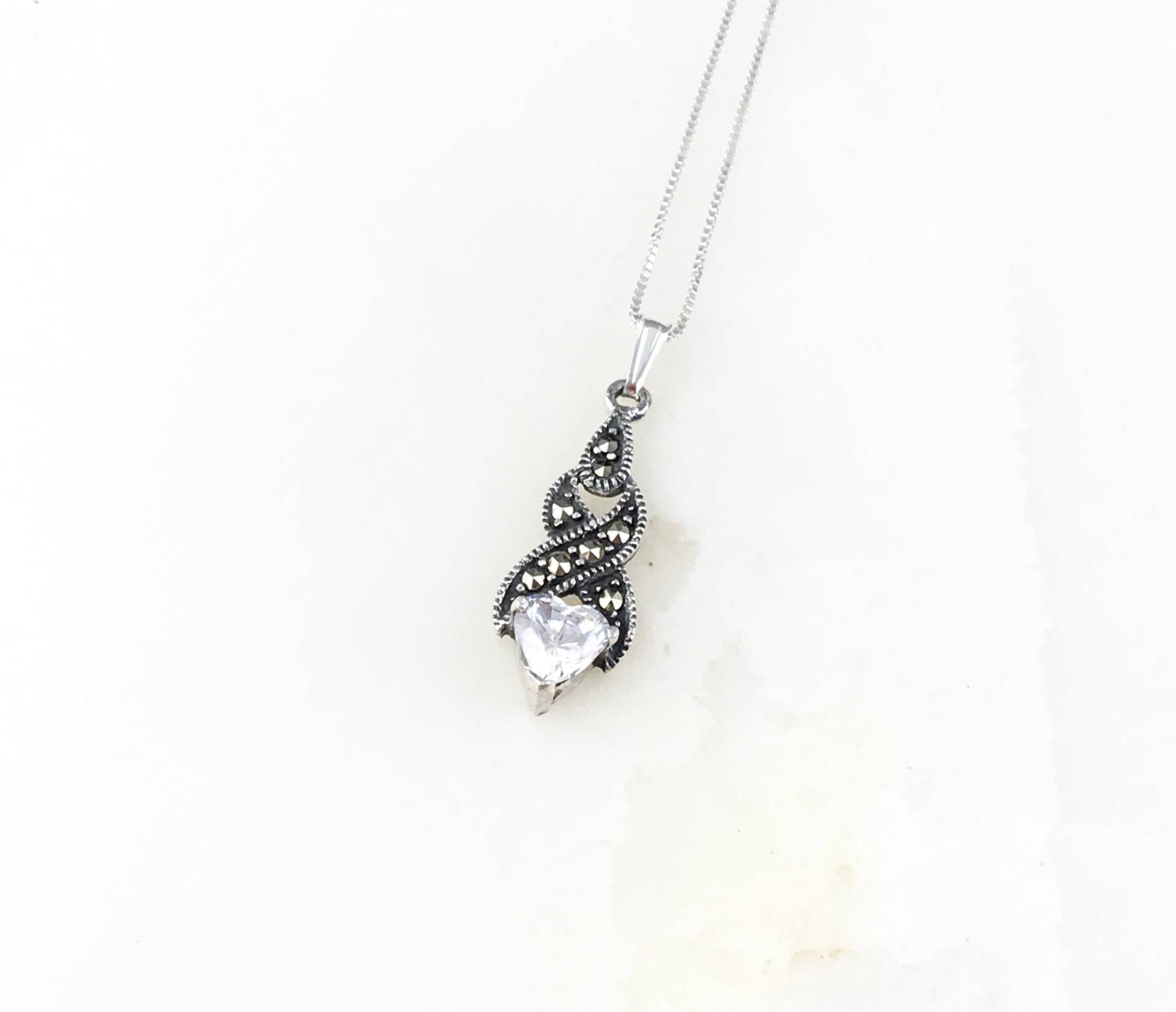 Vintage 925 Deco Sterling Silber Markasit Cz Diamant Herz Anhänger Halskette von peachandtweed