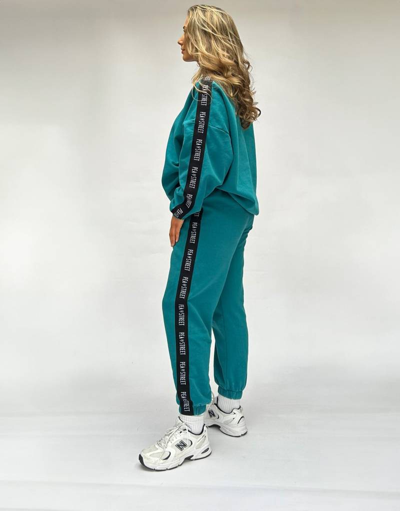 Petrol Blau Oversized Sweatshirt Pullover Loungewear Handgefertigt Pea Street Logo von peastreetshop