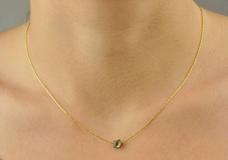 Sehr Feine 3 Mikron Vergoldete Halskette Und Grauer Perlmuttstern von pelemelestrasbourg