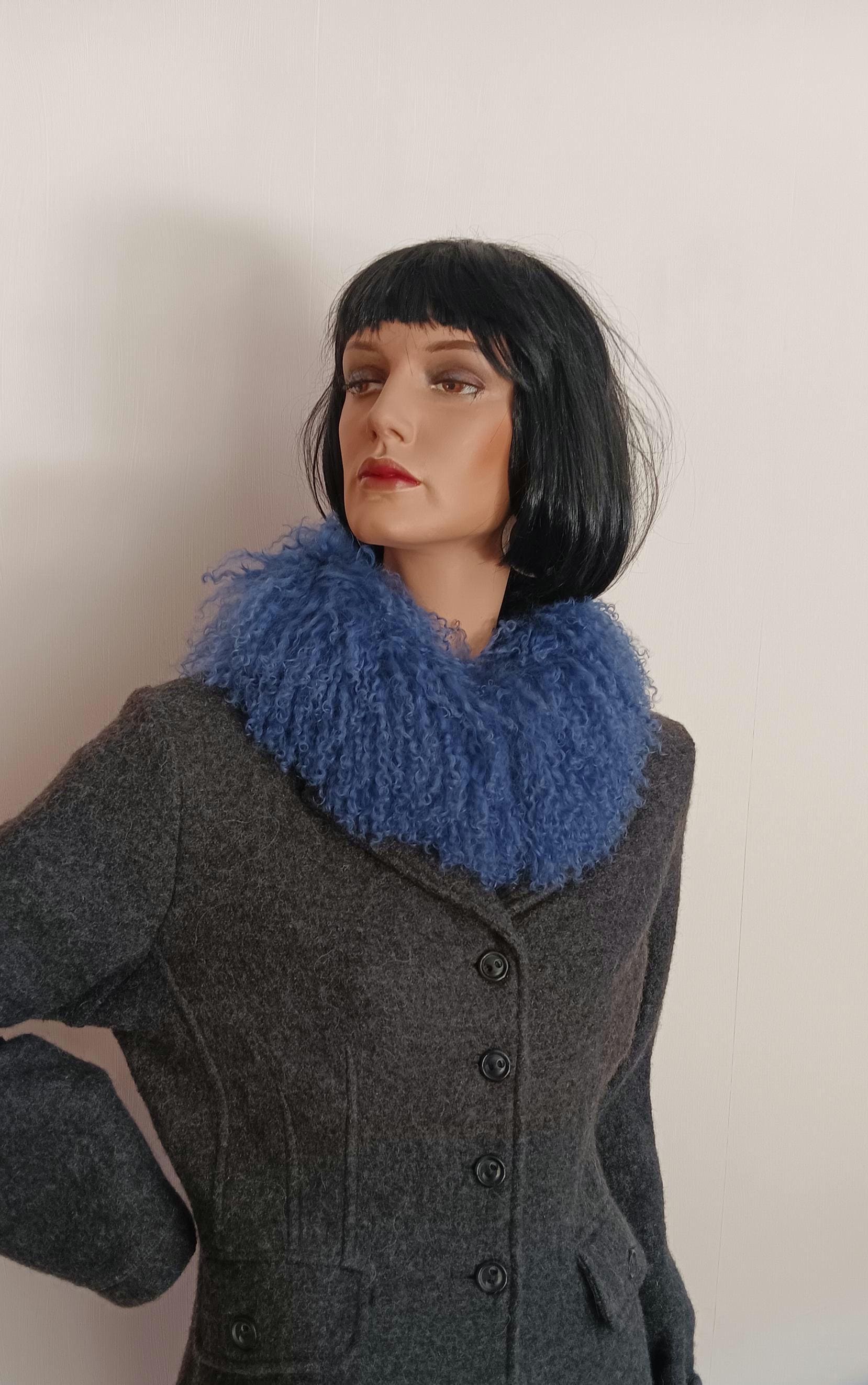 Loop, Schal, Scarf Aus Tibetlammfell. Kleiner Schal Tibetlammfell in Der Farbe Blue. Mongolin, Fur, Collar von pelzArt