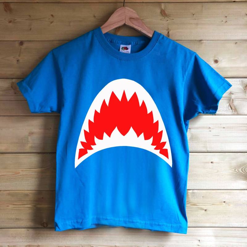 Hai Mund Kiefer Tshirt Kinder von peppermintandblue