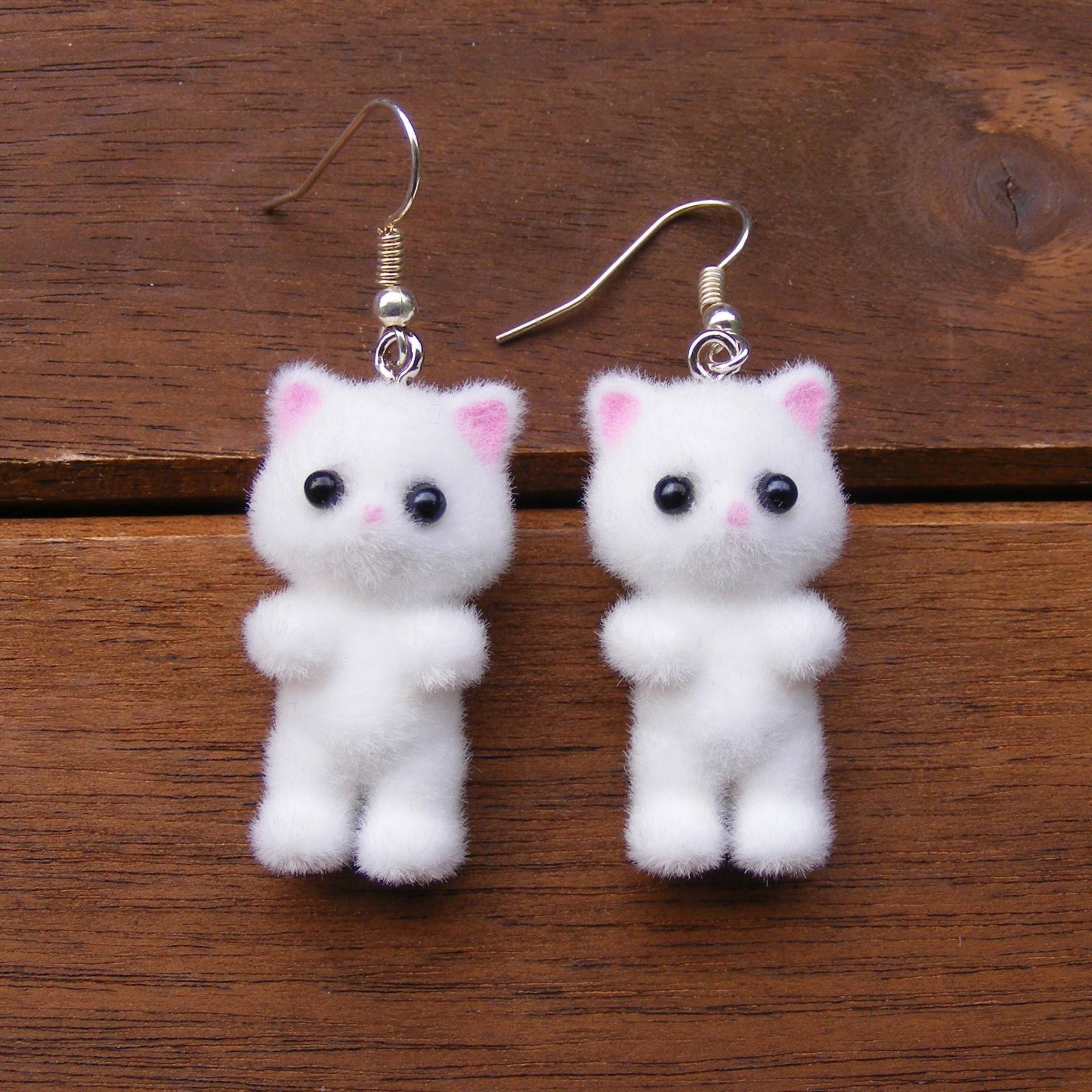Ohrhänger Kätzchen in Weiß Oder Grau von perlenalchemy