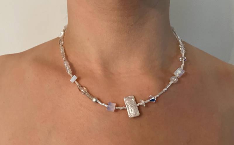 Zierliche Kurze Perlenkette, Designerkette, Ausgefallene Halskette Für Frauen, Verlängerbar Oder Magnetverschluss, Kette Strahlendes Weiß 1 von perlenampULLs