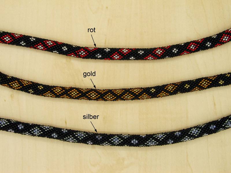 Häkelkette Karos Groß - 1 Farbe Je Nach Auswahl in Kombination Mit Schwarz von perlenschmuckdesign