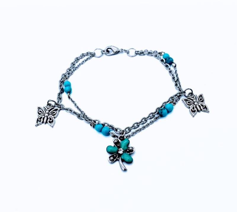Doppelreihiges Armband Mit Edelsteinperlen Und Charms Doppelreihiges Armband Mit Edelsteinperlen Und Charms von perlesacoco