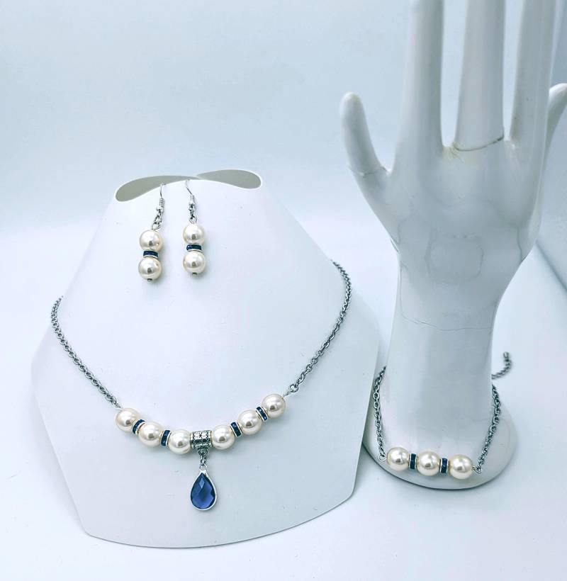 Komplettes Set, Perlen Und Kristall Komplettes Set, Perlen Und Kristall von perlesacoco