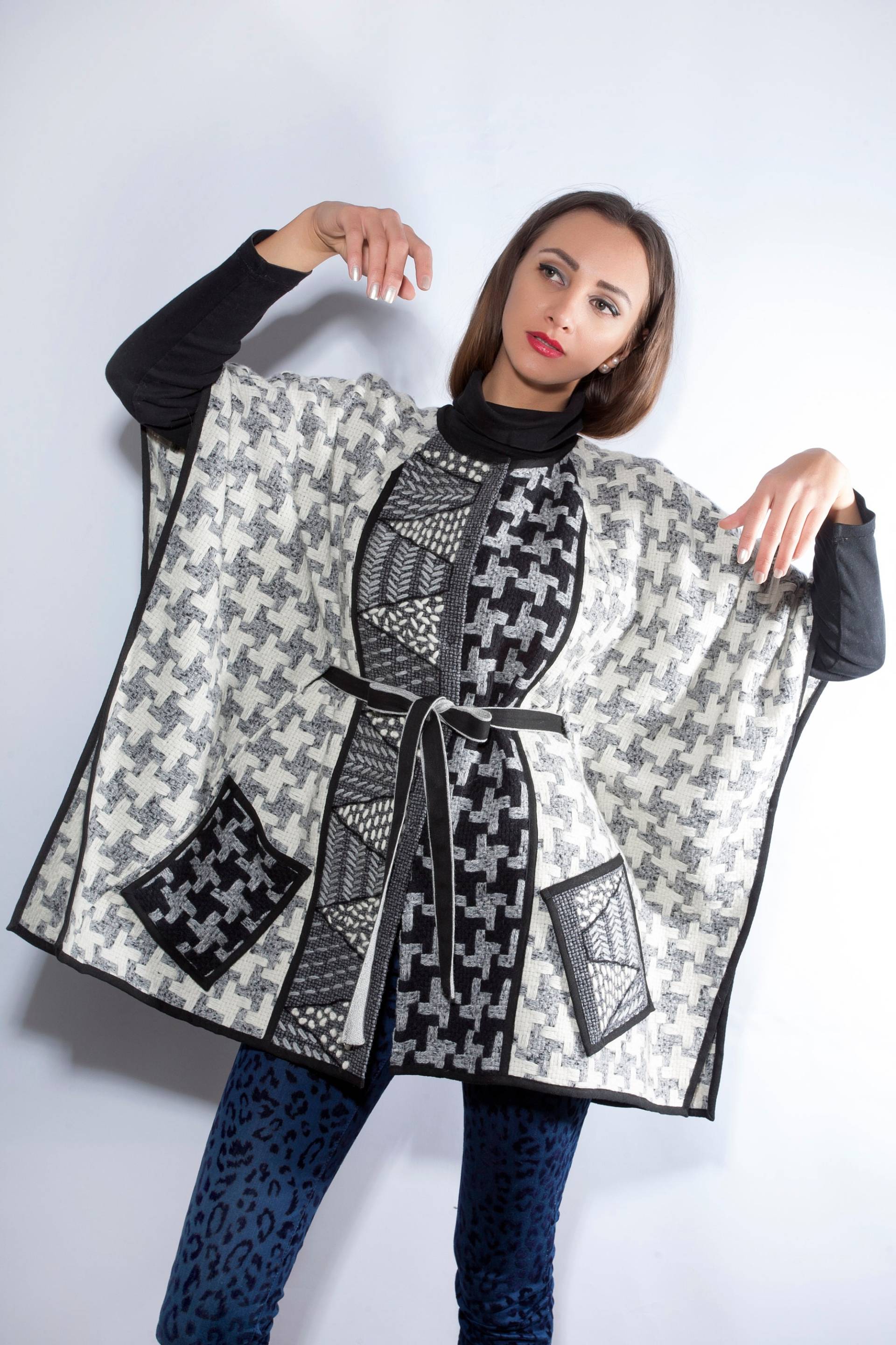 Poncho Cape, Wintermantel, Wollmantel, Cape-Mantel, Wollsachen, Plus Größe Mantel, Übergroßen Kleidung, Kimono Größe, Avantgarde von perotoknitwear