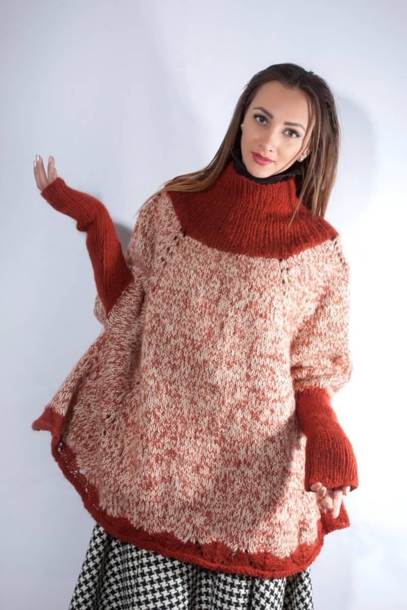 Roter Pullover, Hipster Kleidung, Fuzzy Alpaka-Kleidung, Roter Turtleneck Lockerer Strickbekleidung von perotoknitwear