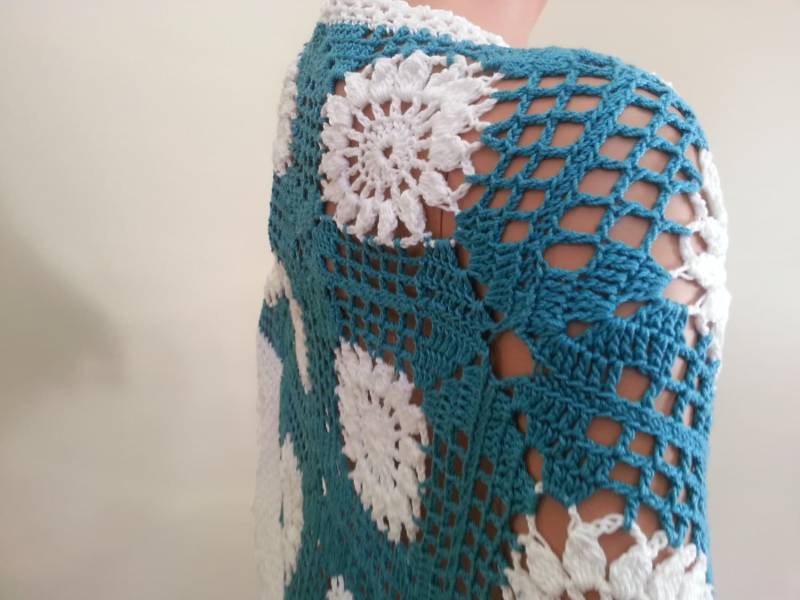 Frühlingstuch. Wunderschön Gearbeitet. Handgefertigt von pescado42