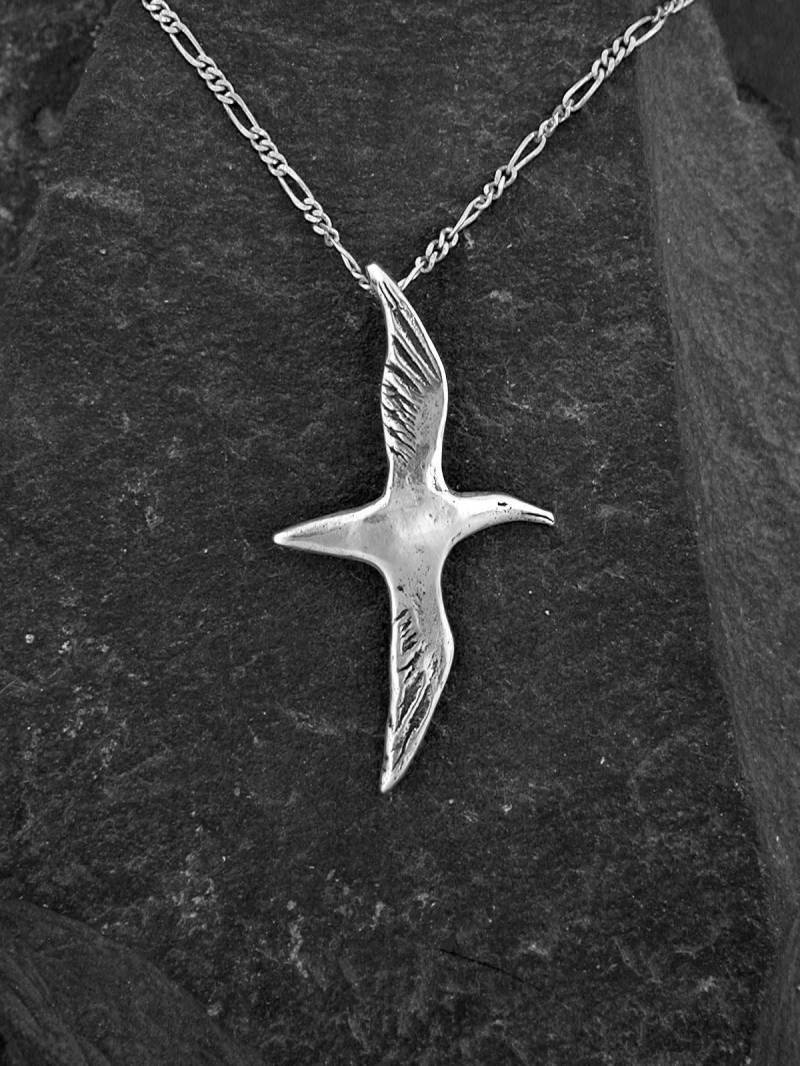 Ein Original Albatros Anhänger Aus Sterling Silber An Einer Kette von peteconder
