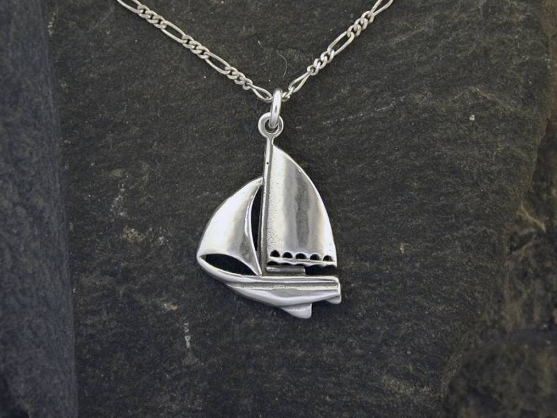 Sterling Silber Boot Riged Segelboot Anhänger An Einer Kette Aus Sterlingsilber von peteconder