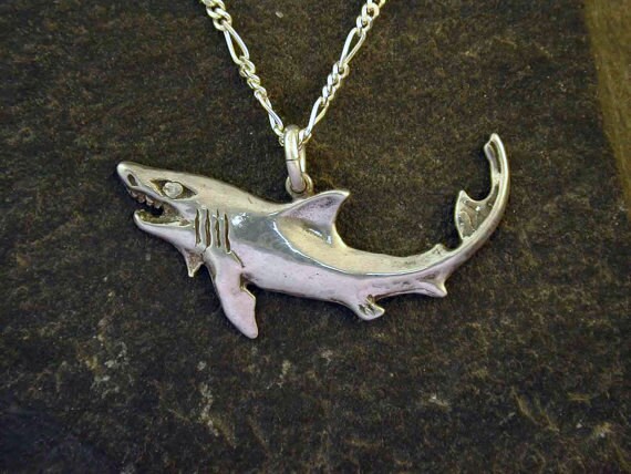 Sterling Silber Haifischanhänger An Einer Kette Aus Sterlingsilber von peteconder