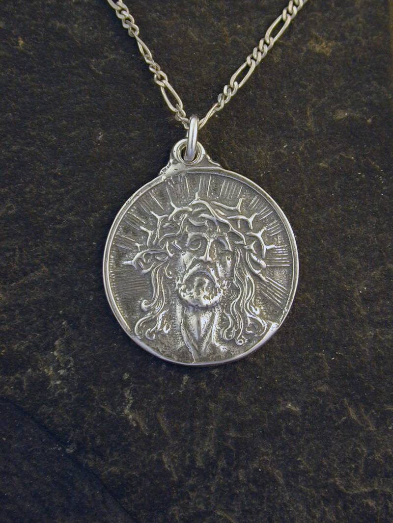 Sterling Silber Jesus Anhänger An Einer Kette Aus Sterlingsilber von peteconder