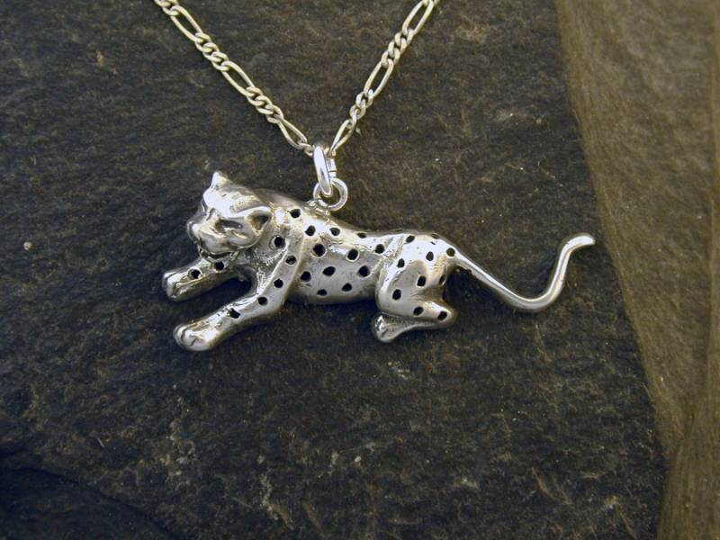 Sterling Silber Leopard Anhänger An Einer Kette Aus Sterlingsilber von peteconder