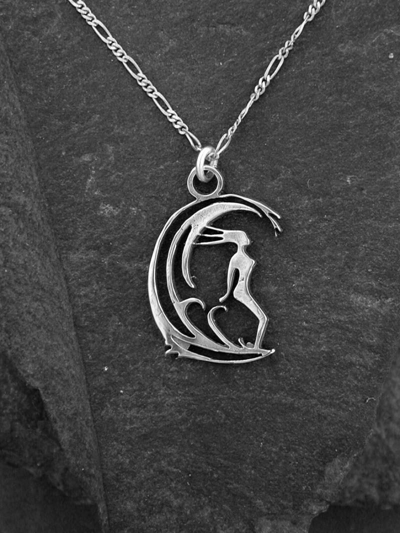 Sterling Silver Surfer Girl Anhänger An Einer Kette Aus Sterlingsilber von peteconder