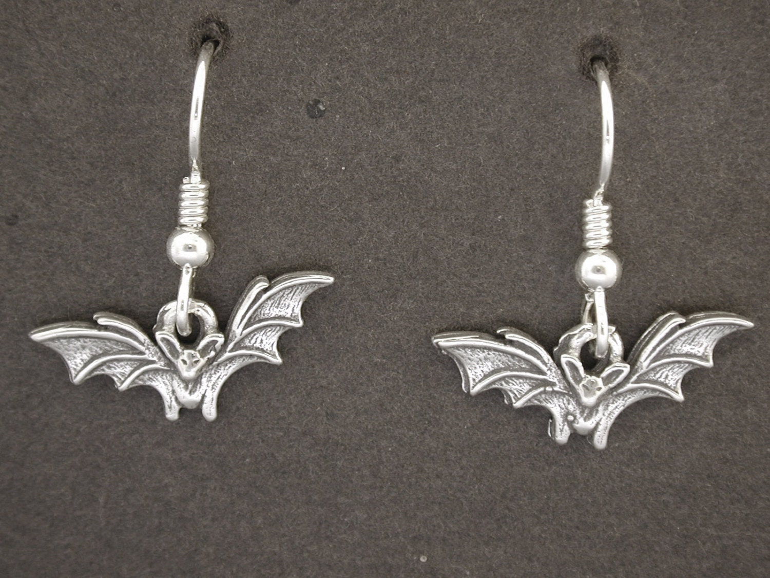 sterling Silber Fledermaus Ohrringe Auf Schweren Ohrhaken von peteconder
