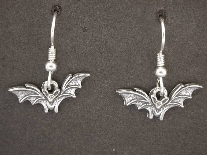 sterling Silber Fledermaus Ohrringe Auf Schweren Ohrhaken sterling Silber Fledermaus Ohrringe Auf Schweren Ohrhaken von peteconder