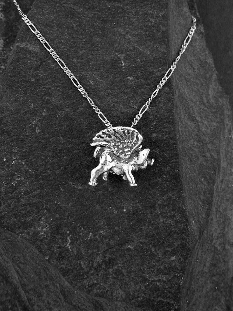 sterling Silber Fliegende Schwein Anhänger An Einer Silberkette von peteconder