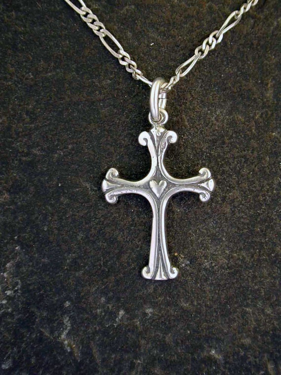 sterling Silber Herz Kreuz Anhänger An Einer Kette von peteconder