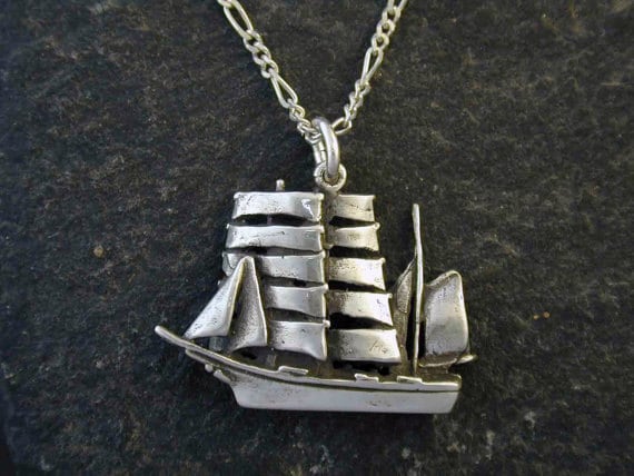 sterling Silber Hoher Segelschiff Anhänger An Kette von peteconder