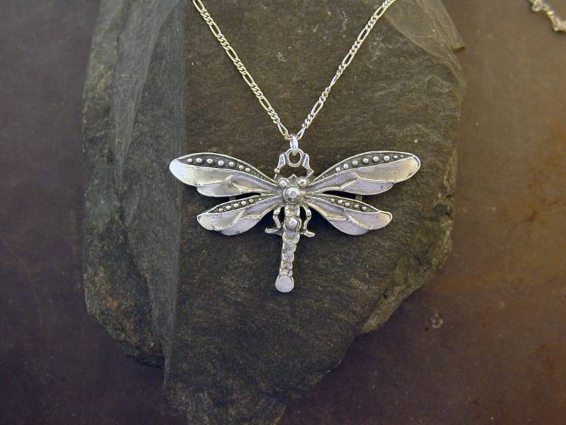 sterling Silber Libelle Anhänger An Einer Kette von peteconder