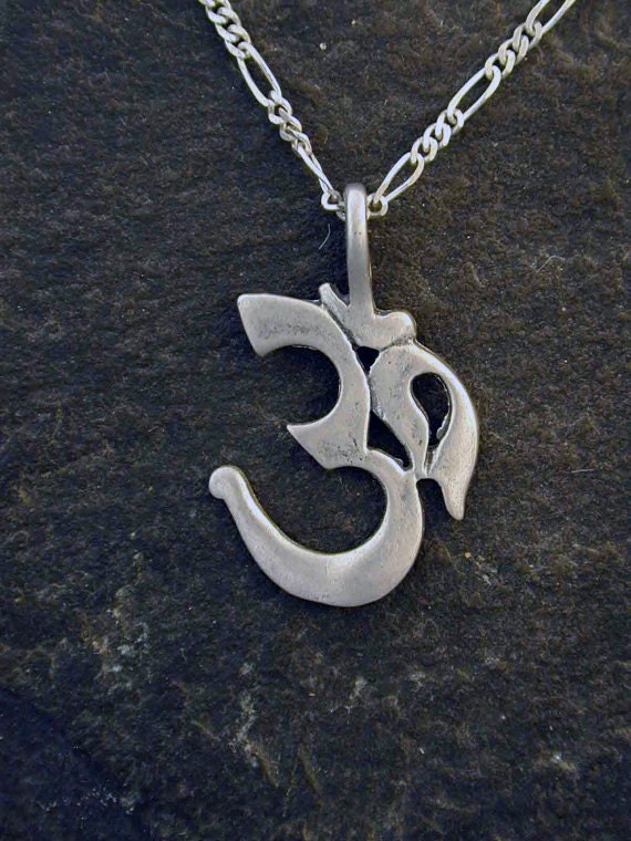 sterling Silber Ohm Anhänger An Einer Kette von peteconder